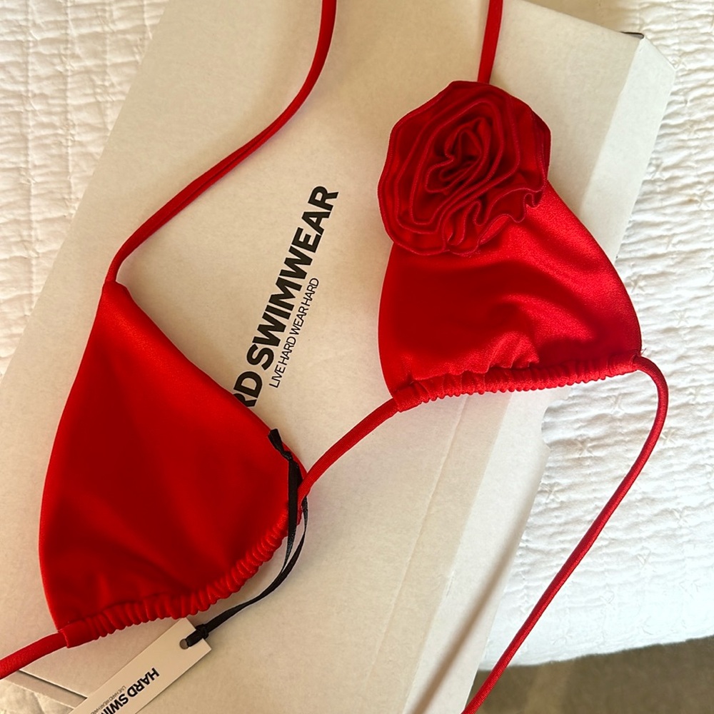 Hard swimwear bikini top